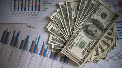 billie dollar with business chart